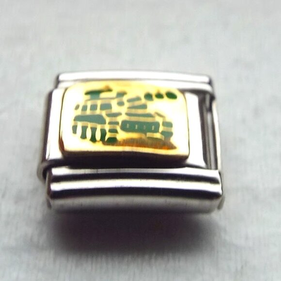 Military tank on gold enamel 9mm stainless steel Italian charm bracelet link new - Picture 1 of 2